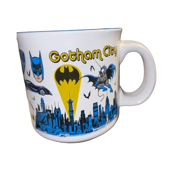 New DC Comics Batman Gotham City Mug Cup - Picture 1 of 4